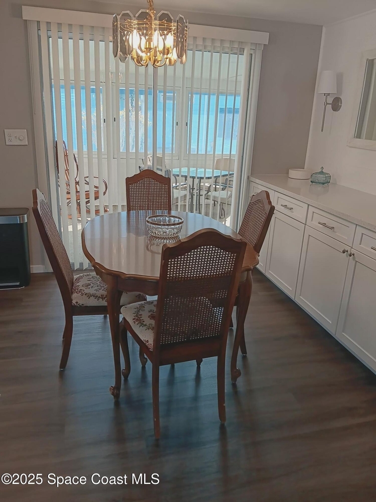 621 Hyacinth Circle E - Photo 7