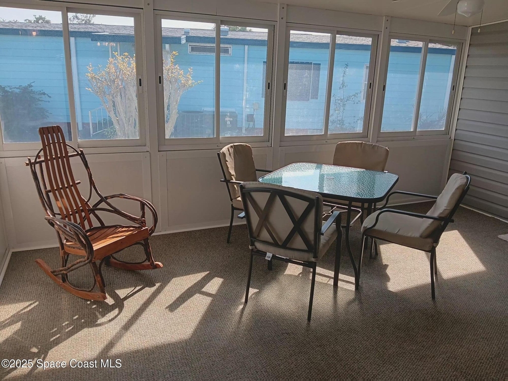 621 Hyacinth Circle E - Photo 22