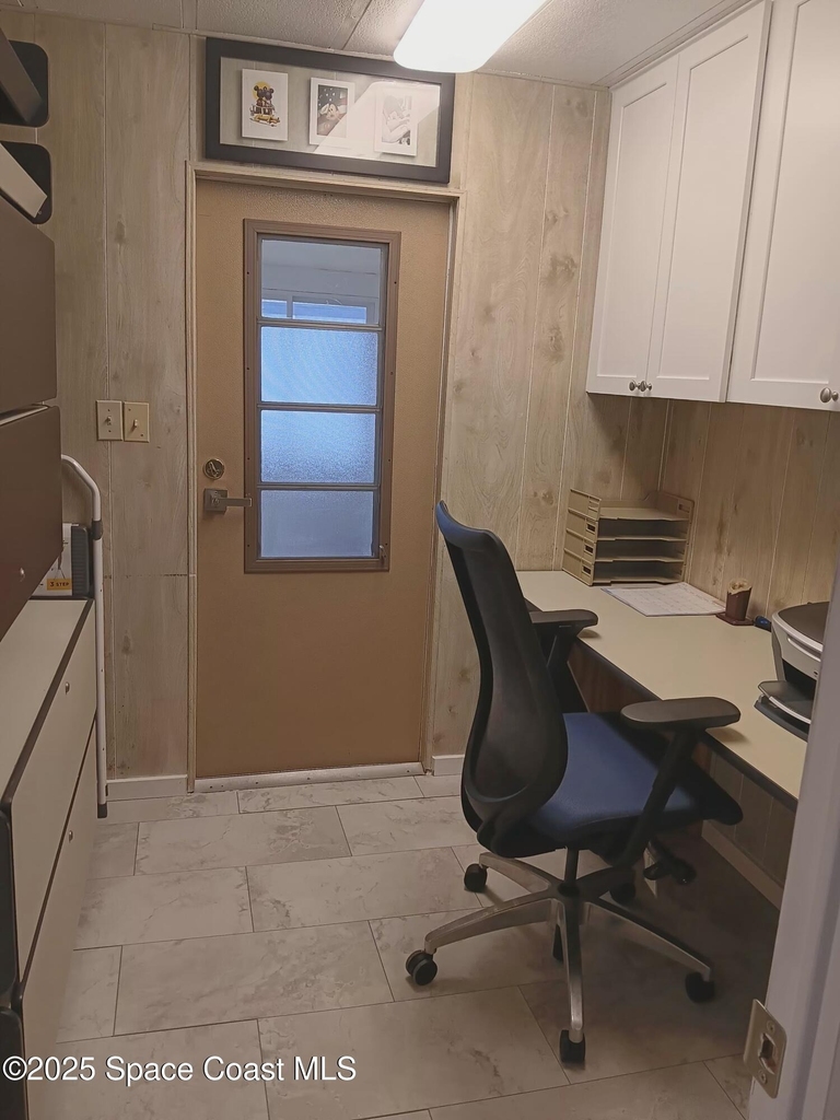 621 Hyacinth Circle E - Photo 19