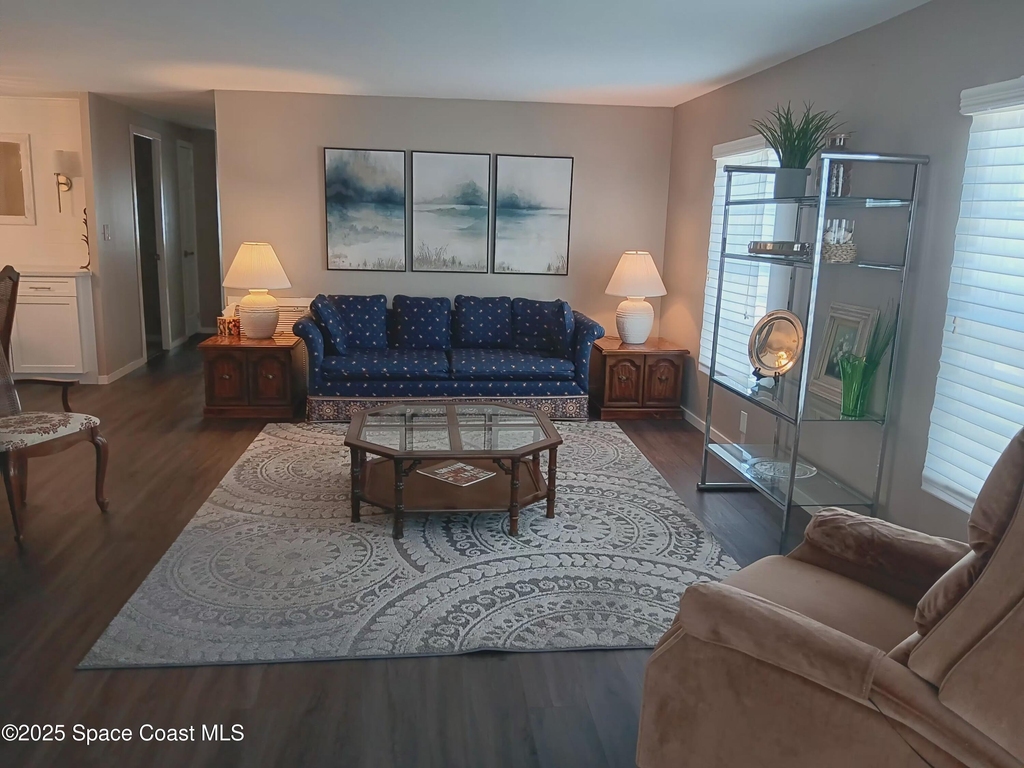 621 Hyacinth Circle E - Photo 8
