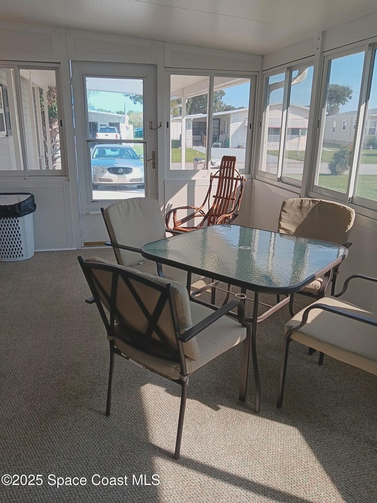621 Hyacinth Circle E - Photo 21