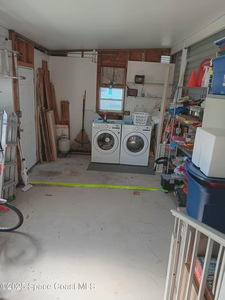 621 Hyacinth Circle E - Photo 23