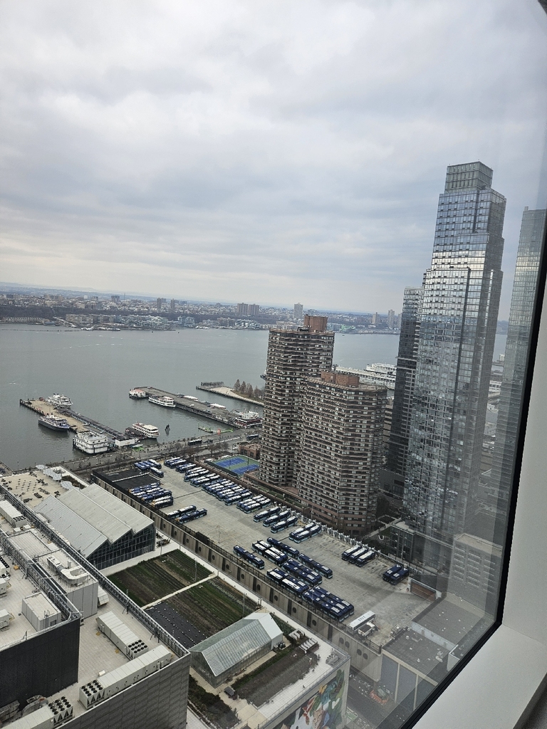 555 West 38th Street - Photo 1