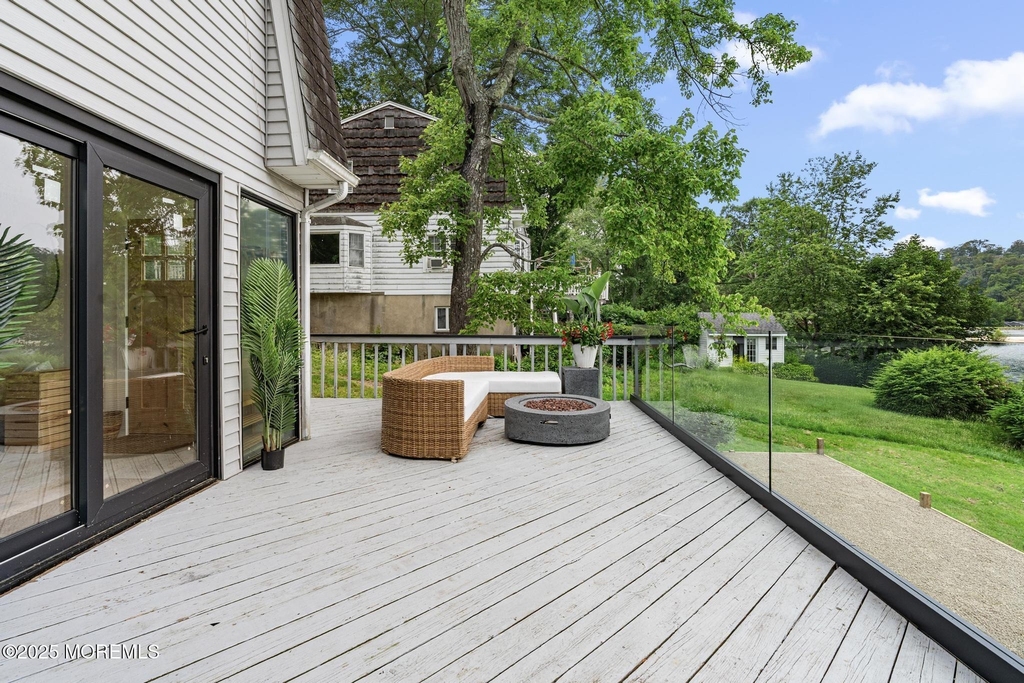 39 Upper Lakeview Avenue - Photo 10