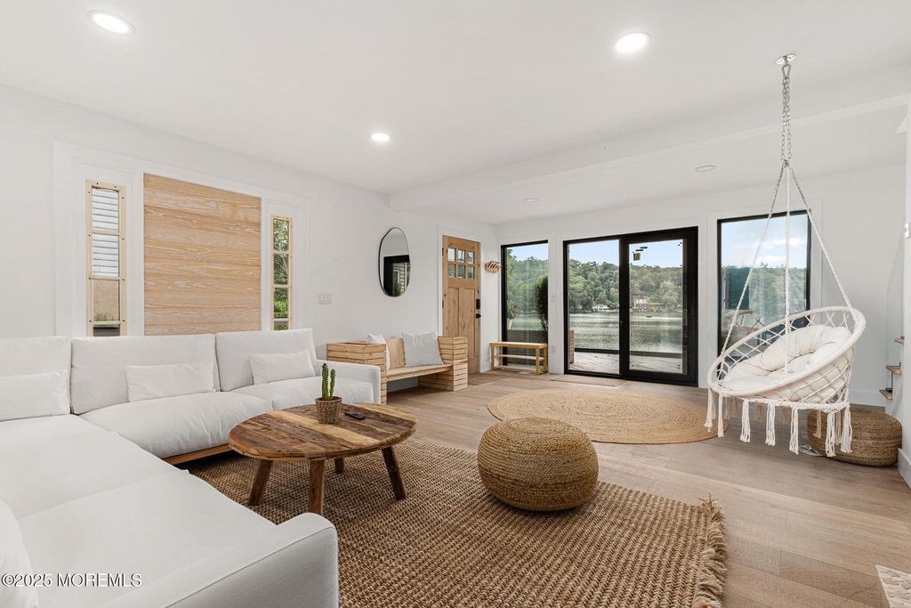 39 Upper Lakeview Avenue - Photo 2