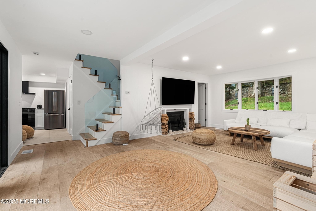 39 Upper Lakeview Avenue - Photo 9