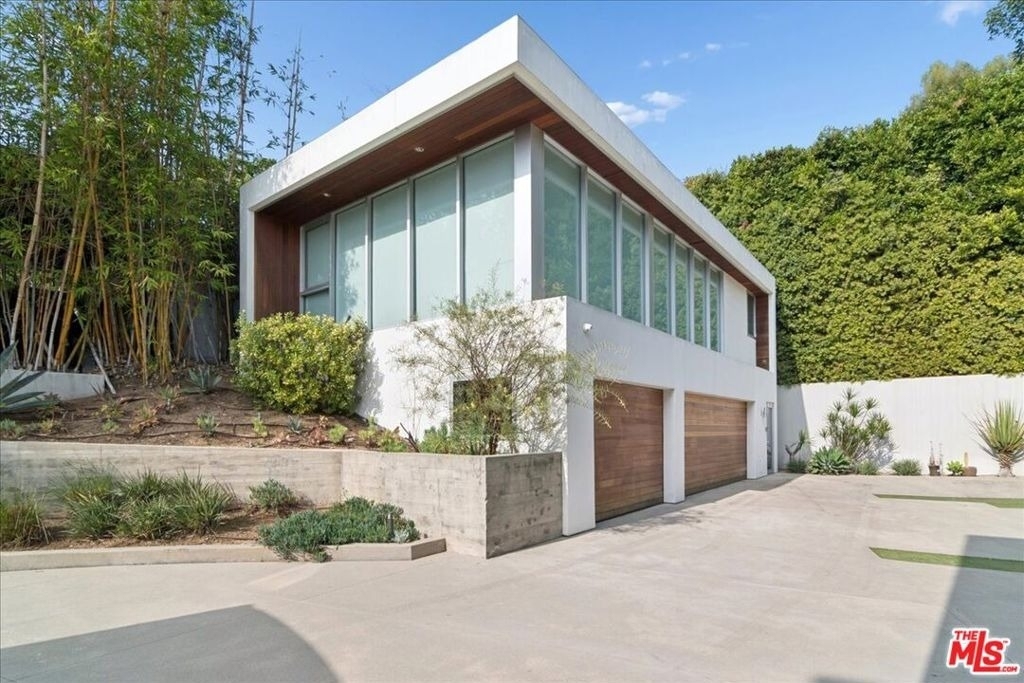 1232 Sunset Plaza Drive - Photo 45