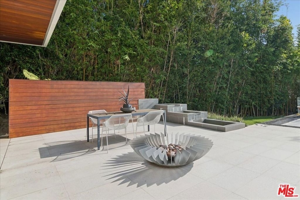 1232 Sunset Plaza Drive - Photo 44