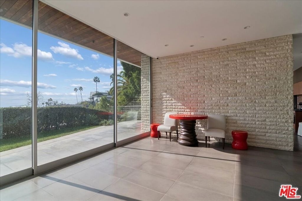 1232 Sunset Plaza Drive - Photo 38