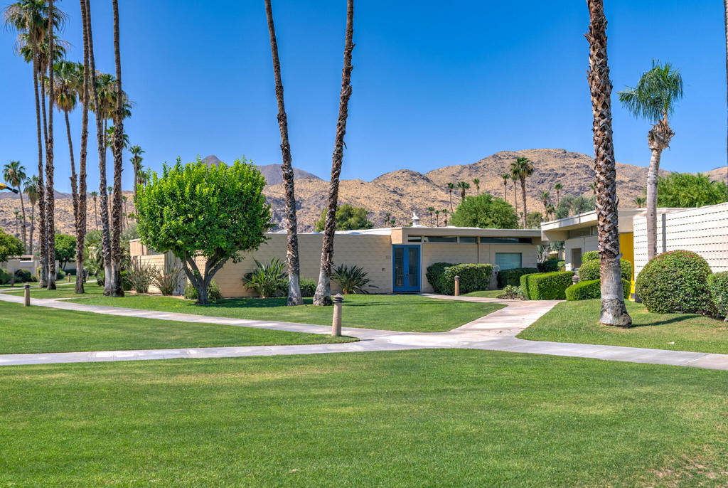 320 Desert Lakes Drive - Photo 33