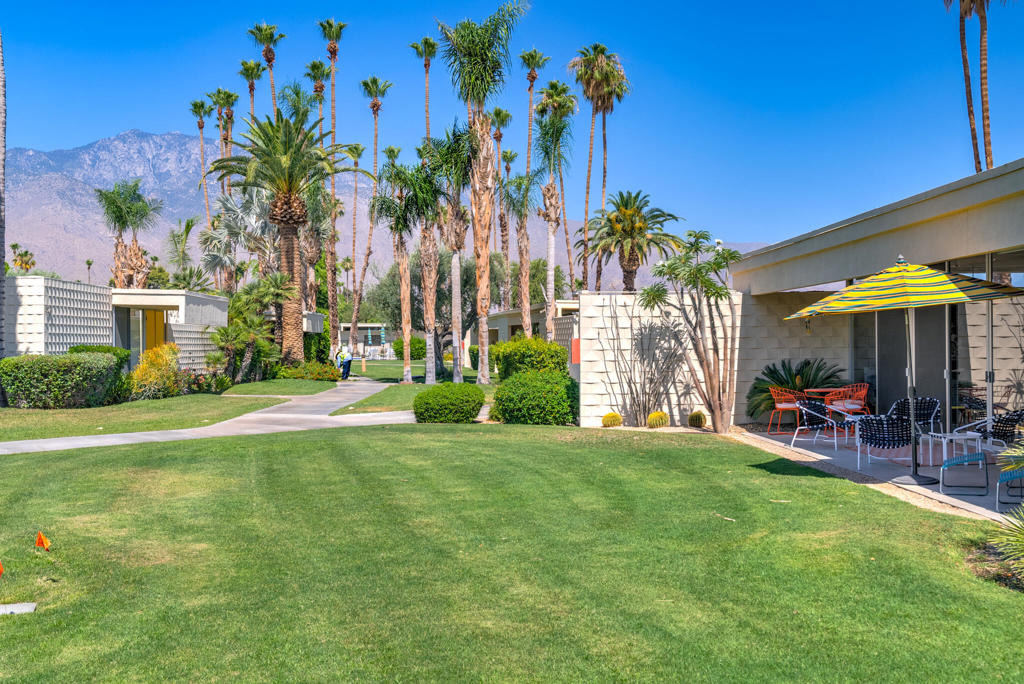 320 Desert Lakes Drive - Photo 35