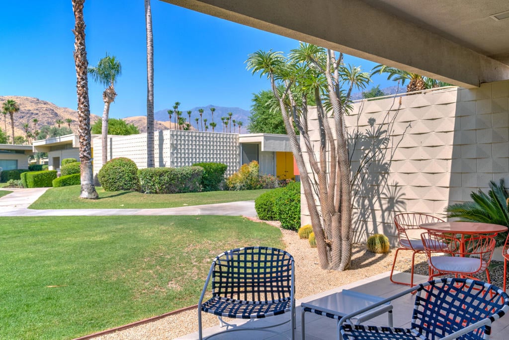 320 Desert Lakes Drive - Photo 32