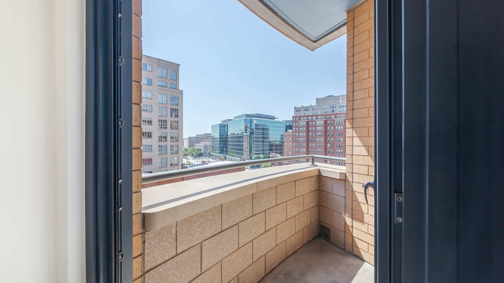 425 Massachusetts Avenue Nw - Photo 13