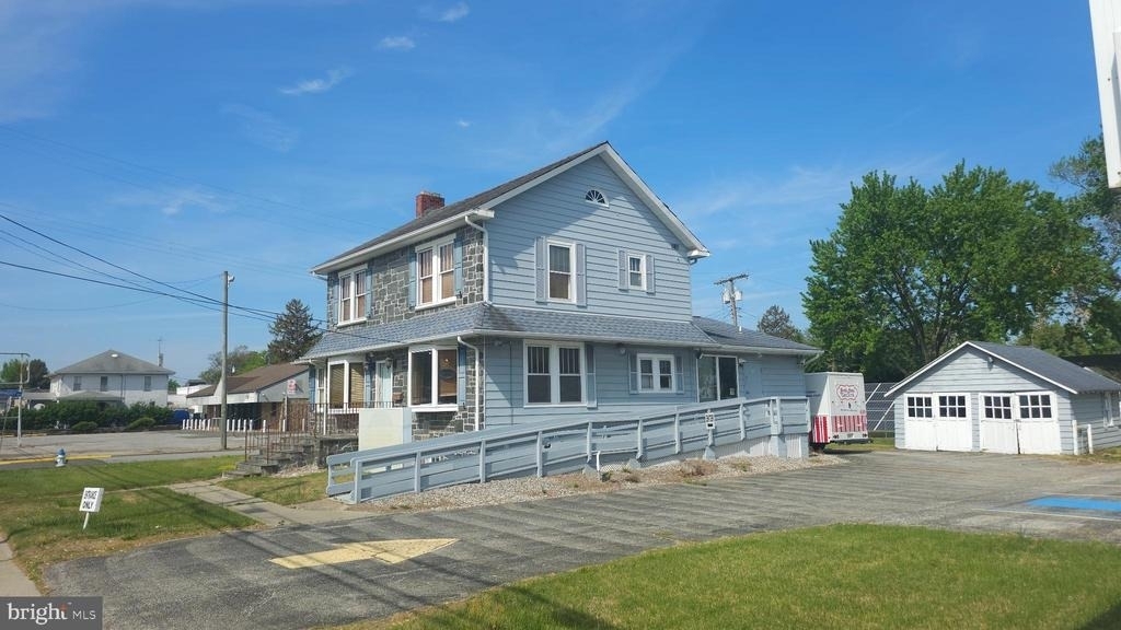 101 N Broadway - Photo 2