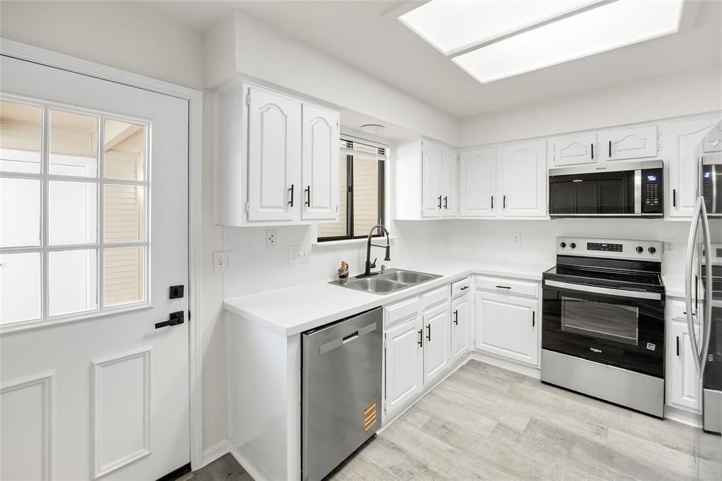 7131 Chimney Cors - Photo 6