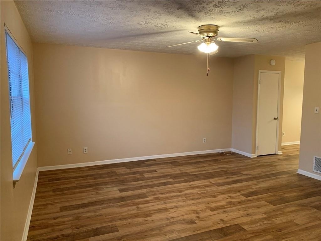 1235 Riverside Drive - Photo 8