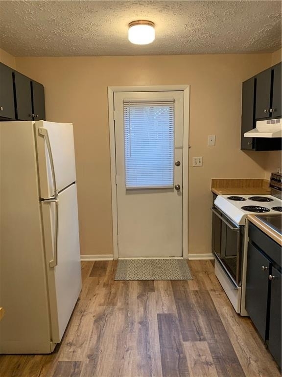 1235 Riverside Drive - Photo 5