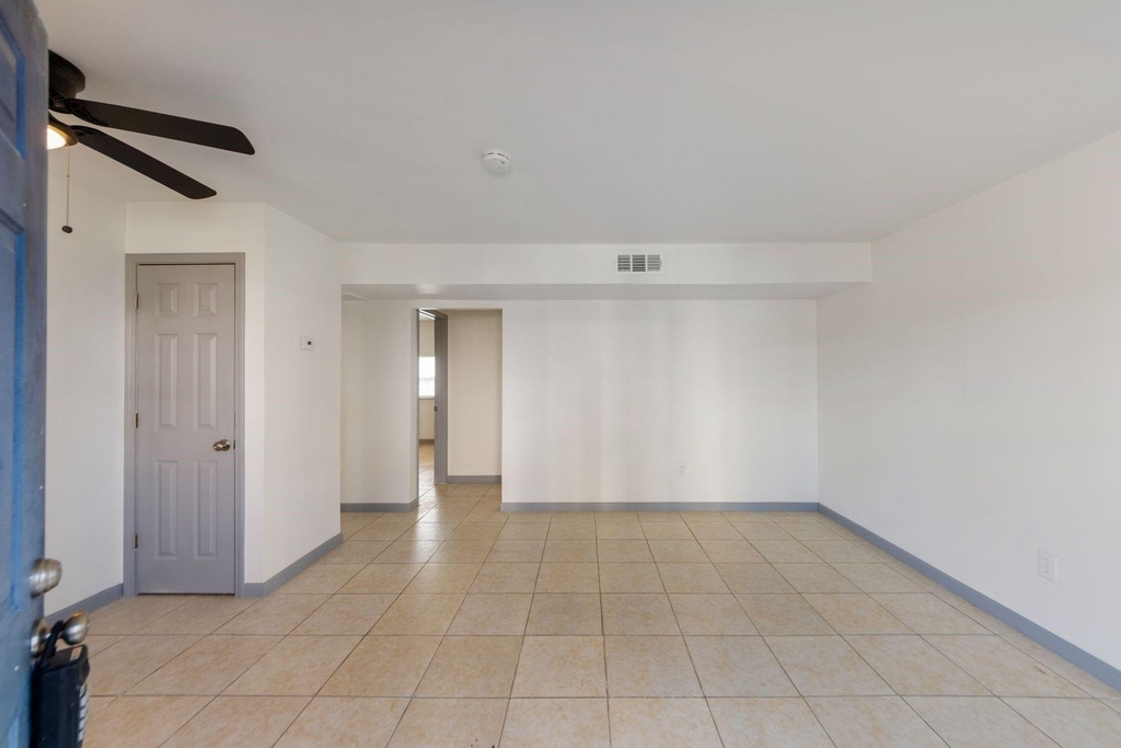 1800 N Wayside Street - Photo 1