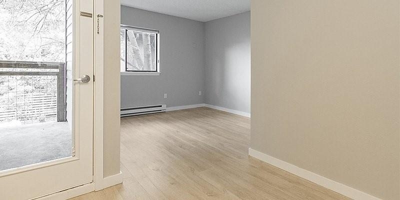 2037 Walnut St - Photo 11