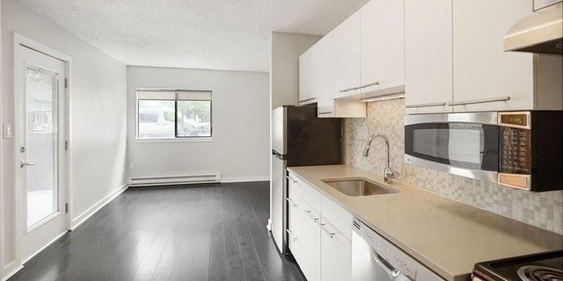 2037 Walnut St - Photo 9