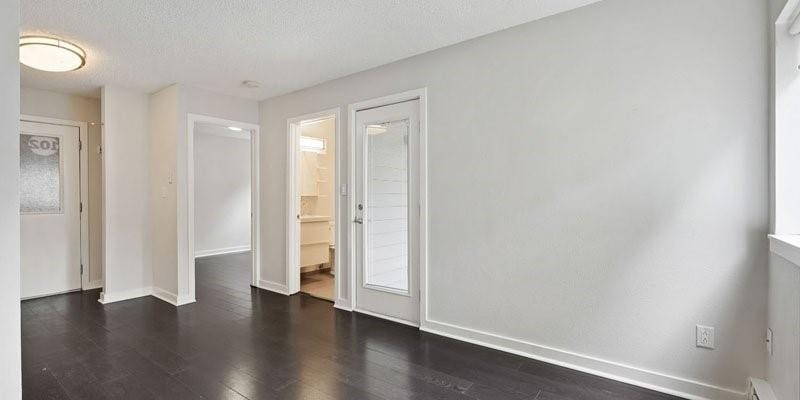 2037 Walnut St - Photo 8