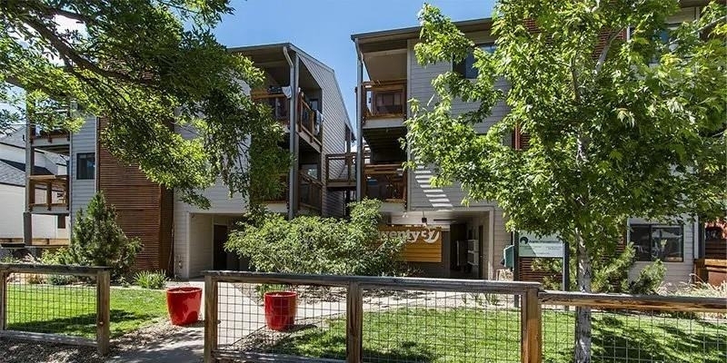 2037 Walnut St - Photo 1