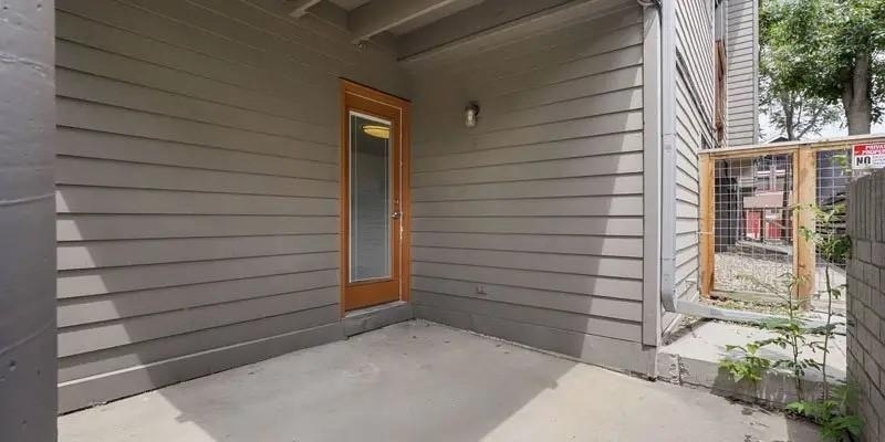 2037 Walnut St - Photo 3