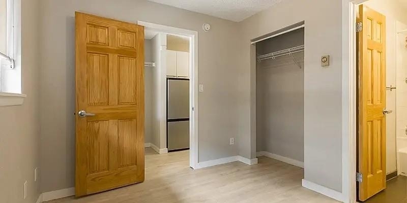 2037 Walnut St - Photo 5