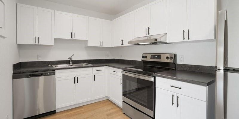 1000 W Moorhead Cir - Photo 4