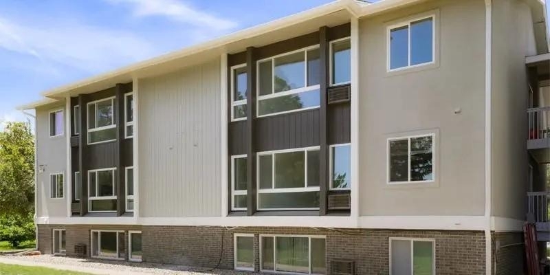 1000 W Moorhead Cir - Photo 1