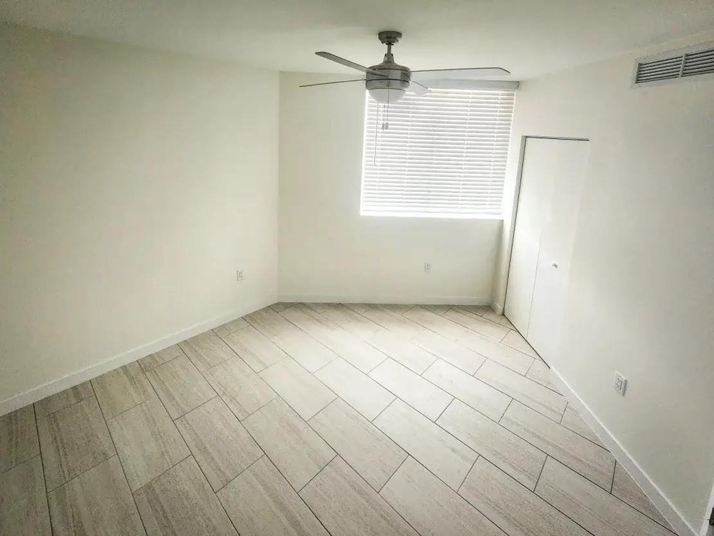 11850 Sw 216th St - Photo 3
