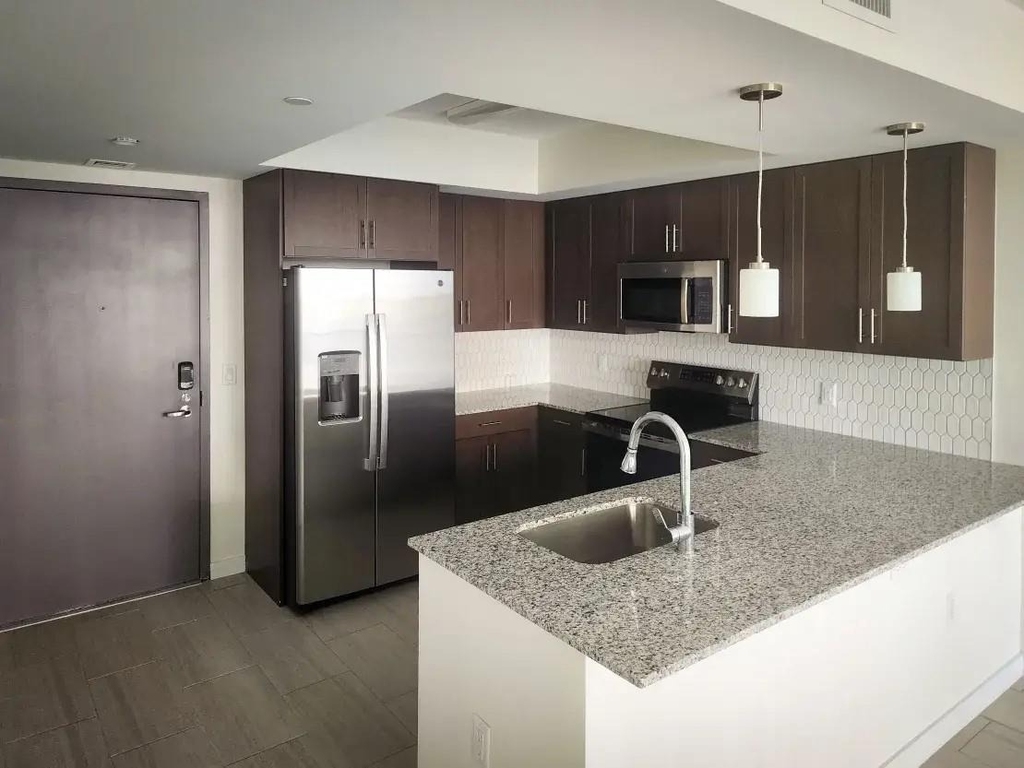 11850 Sw 216th St - Photo 2