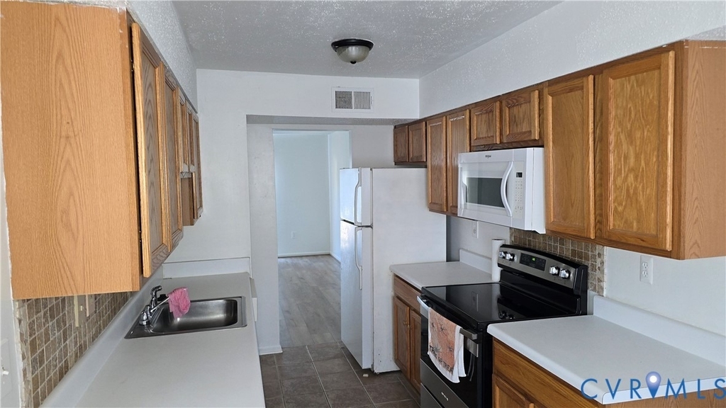 1501 Ivymount Road - Photo 2