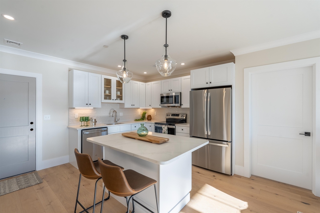 815 Lafayette - Photo 3
