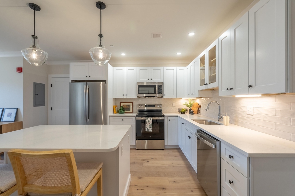 815 Lafayette - Photo 13