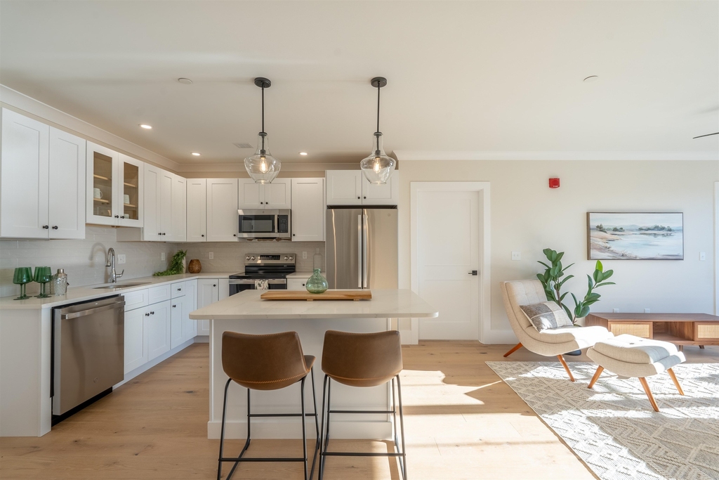 815 Lafayette - Photo 1