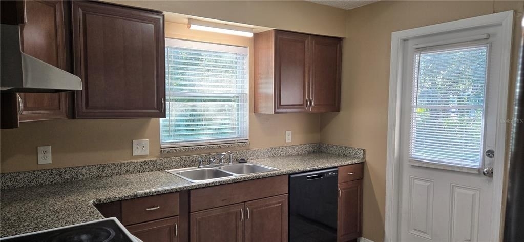 2530 Georgia Avenue - Photo 3