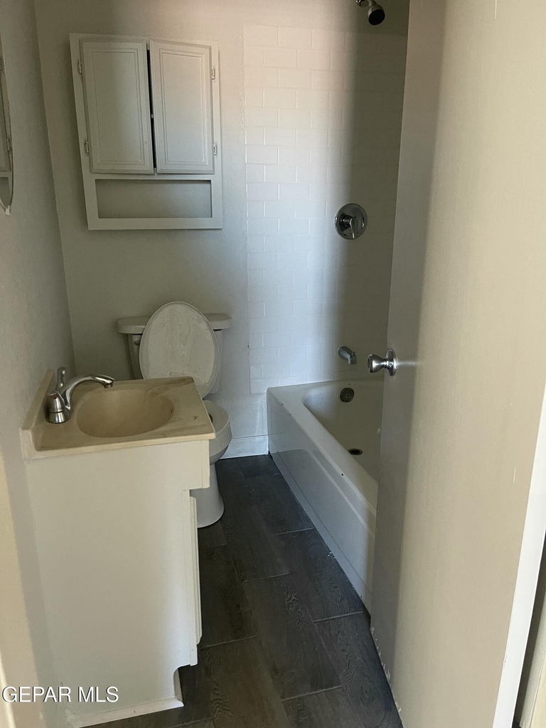 705 N St. Vrain Street - Photo 4