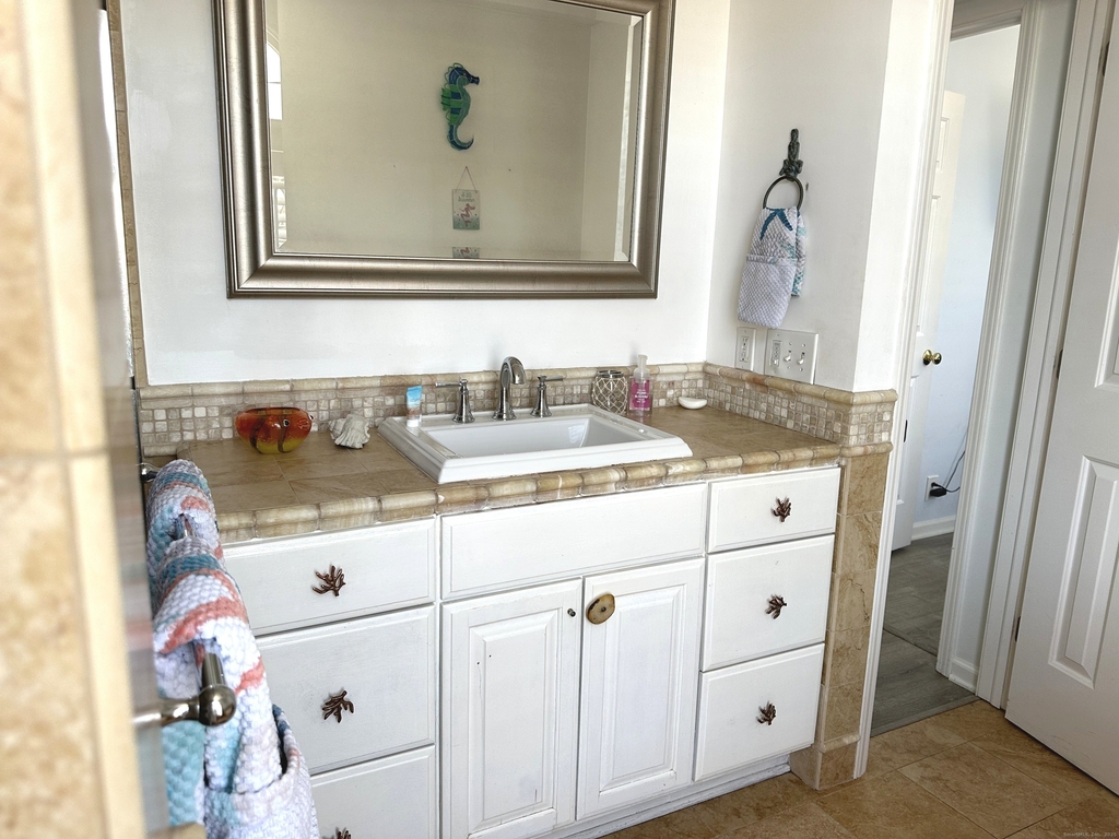 2149 Fairfield Beach Road - Photo 22
