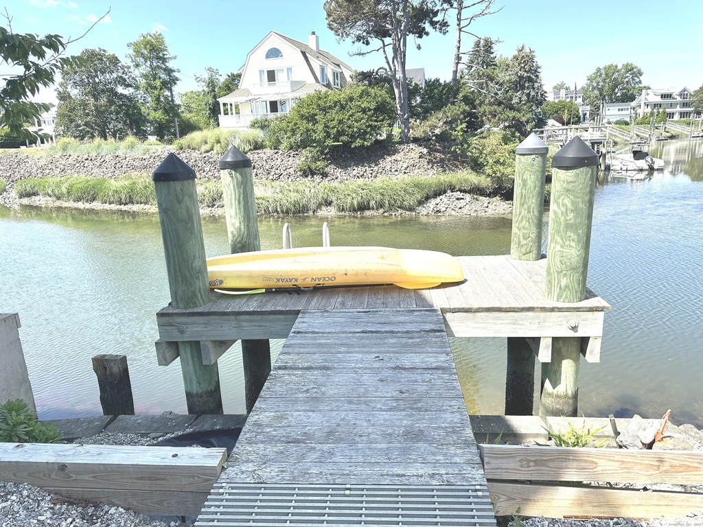 2149 Fairfield Beach Road - Photo 2