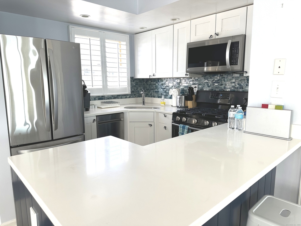 2149 Fairfield Beach Road - Photo 25
