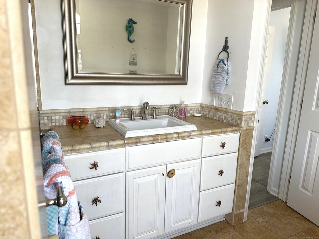 2149 Fairfield Beach Road - Photo 33