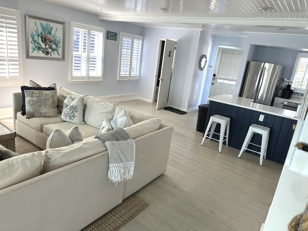 2149 Fairfield Beach Road - Photo 18