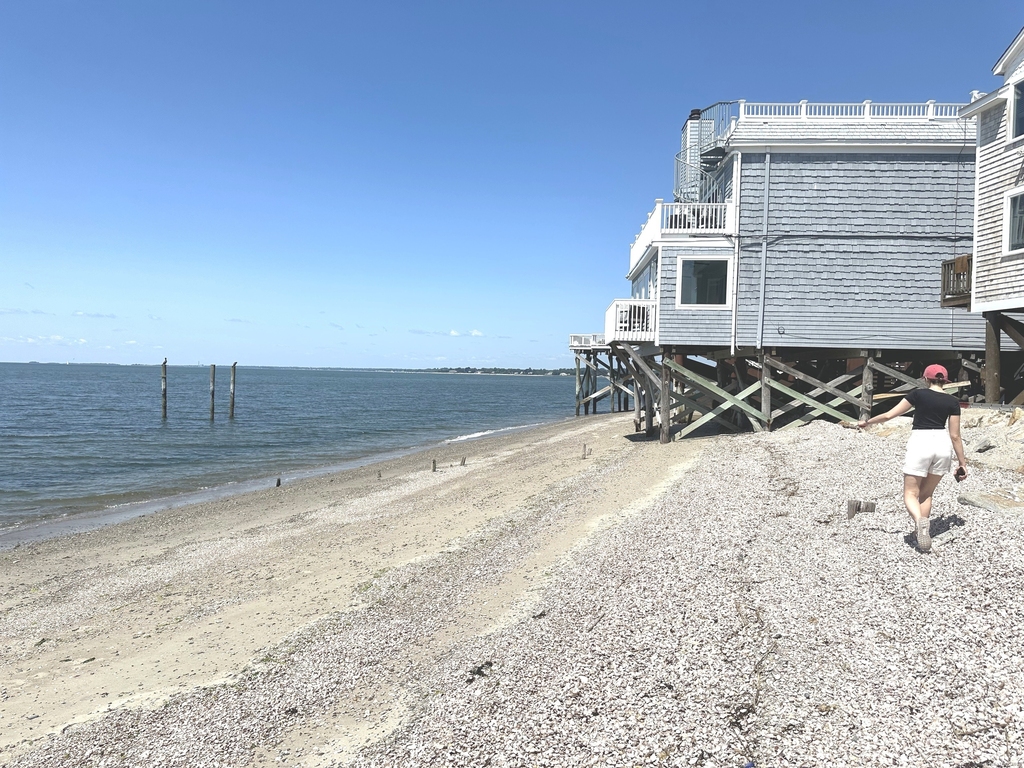 2149 Fairfield Beach Road - Photo 3