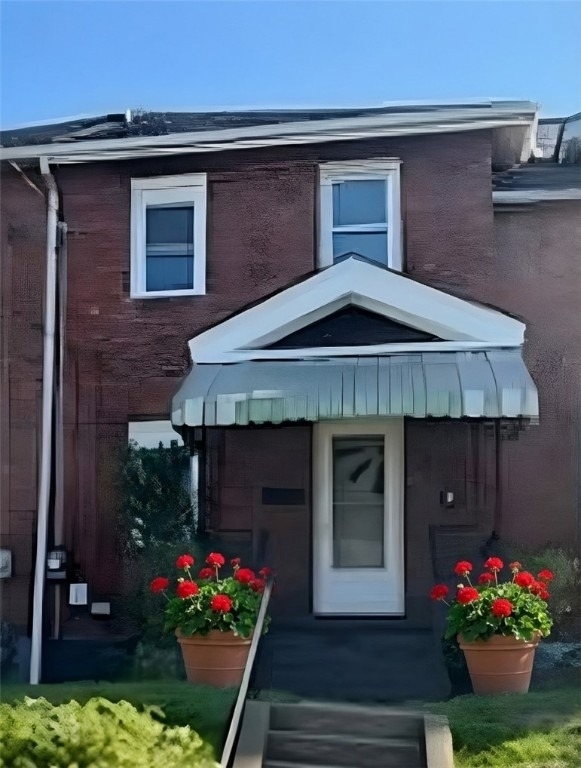 874 Vankirk St - Photo 0