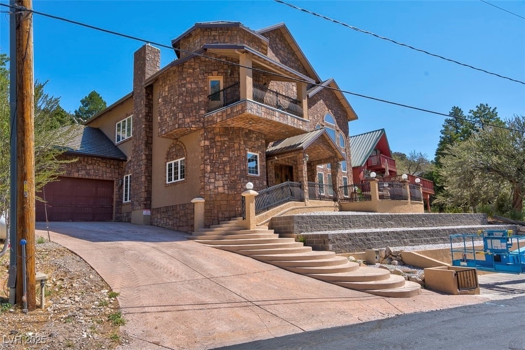 264 Crestview Drive - Photo 0