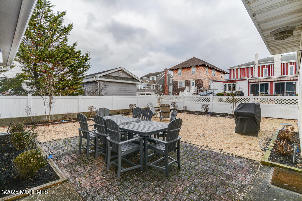 10 E Street - Photo 21