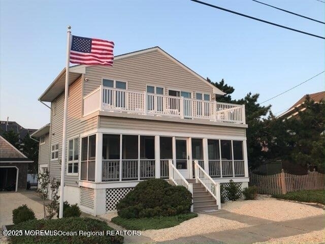 10 E Street - Photo 0