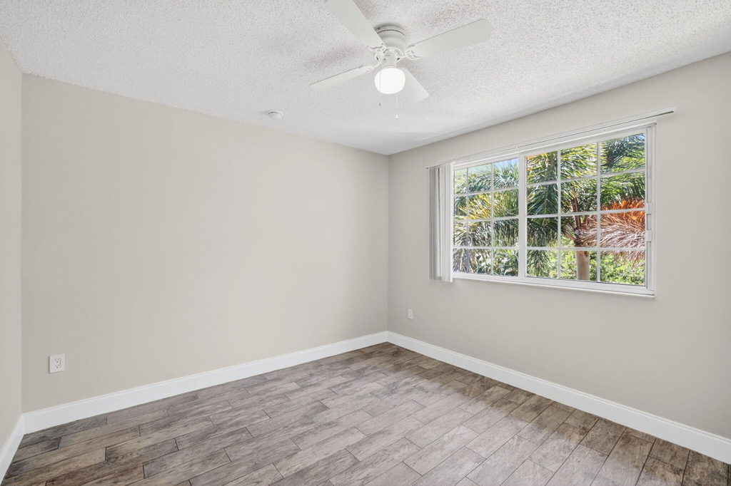 2119 Se 10th Avenue - Photo 29