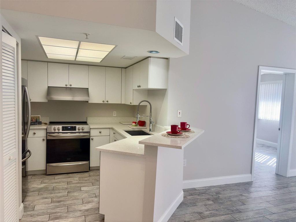 2119 Se 10th Avenue - Photo 4